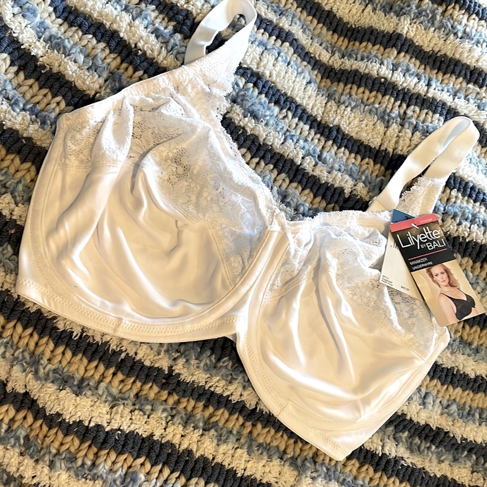 Lilyette Minimizer 36DDD Underwire Bra - White
